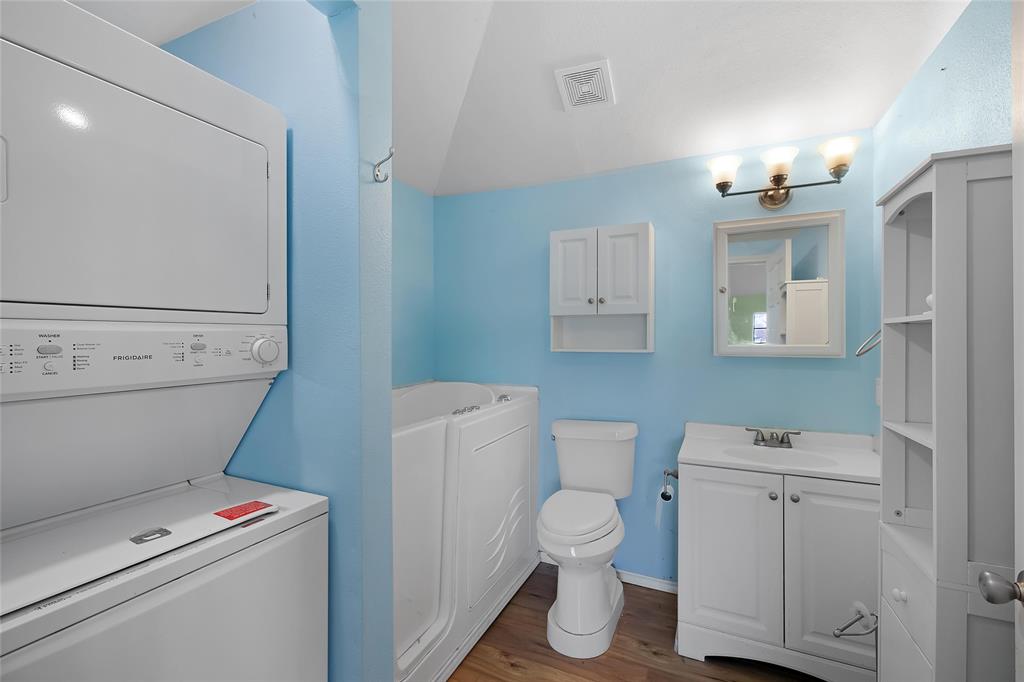 304 E Inez Street, Beeville, Texas image 36