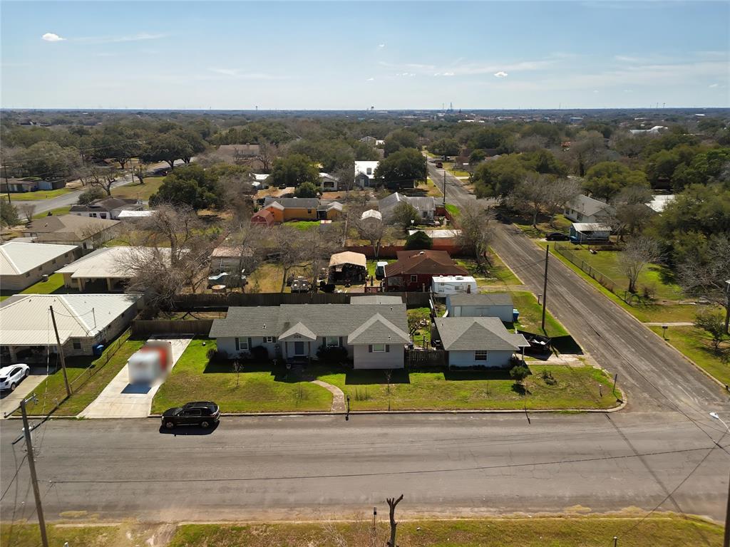 304 E Inez Street, Beeville, Texas image 30