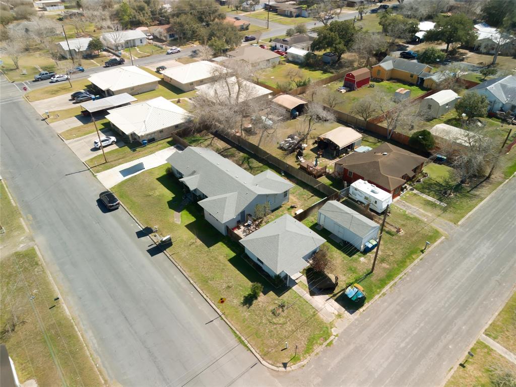 304 E Inez Street, Beeville, Texas image 29