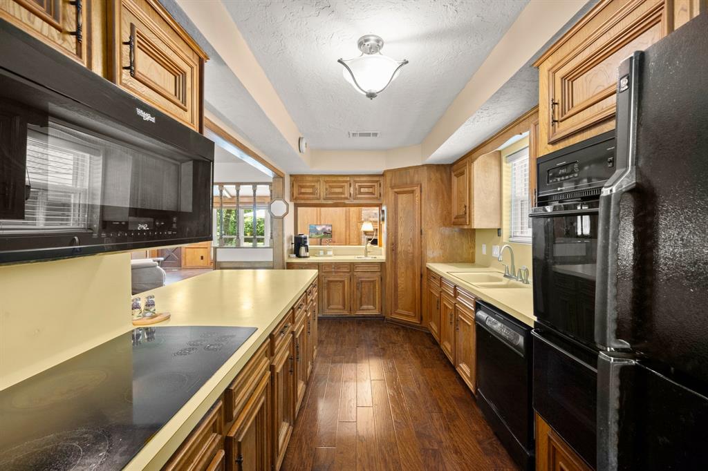 24711 Brautigam Road, Magnolia, Texas image 11