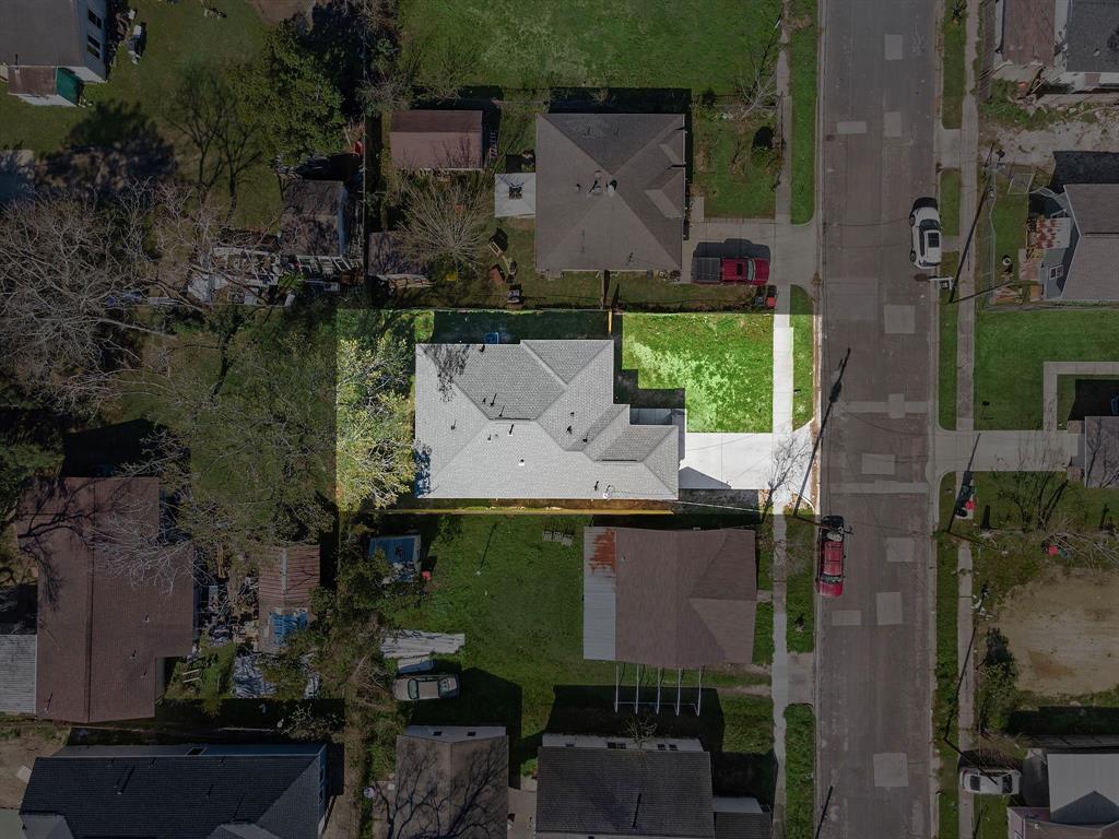 305 E Humble Street, Baytown, Texas image 39