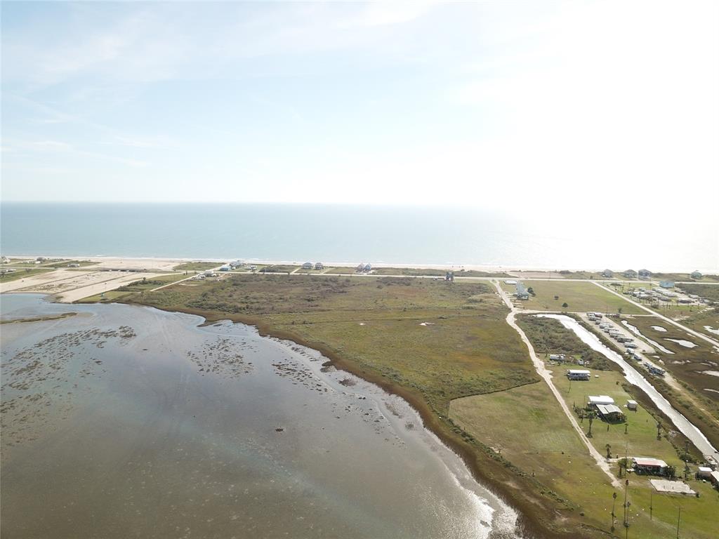 1743 Hwy 87, Gilchrist, Texas image 11