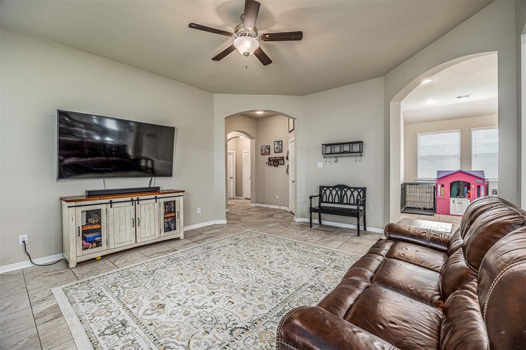 8410 Amber Bend Drive, Baytown, Texas image 11
