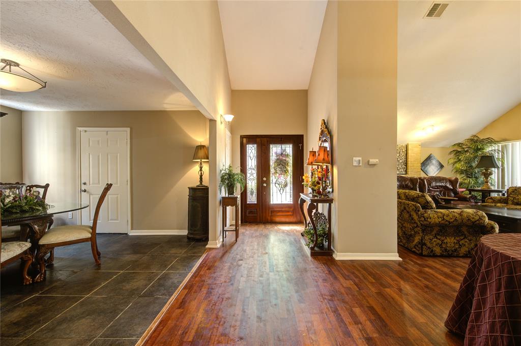 201 Old Bridge Lake, Houston, Texas image 6