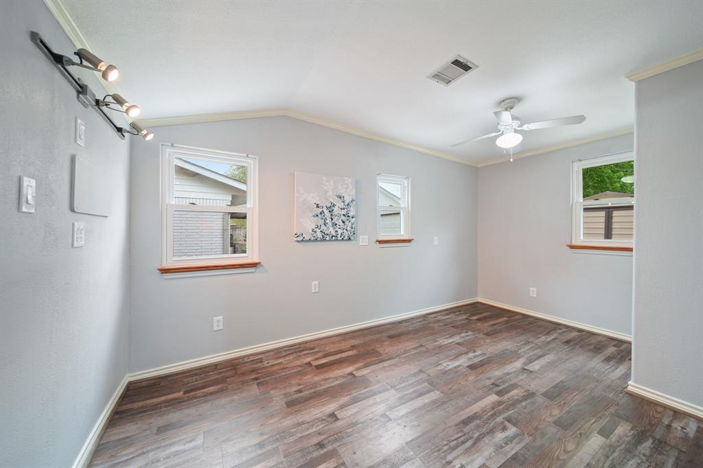 504 Moody Avenue, League City, Texas image 17