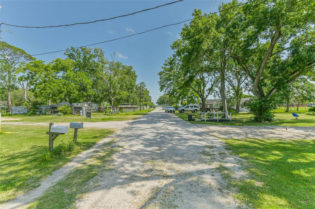 2109 County Road 795, Alvin, Texas image 12