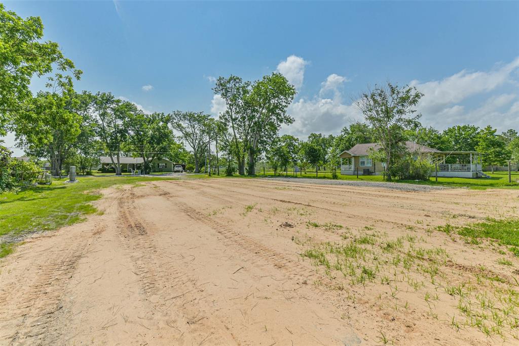 2109 County Road 795, Alvin, Texas image 10