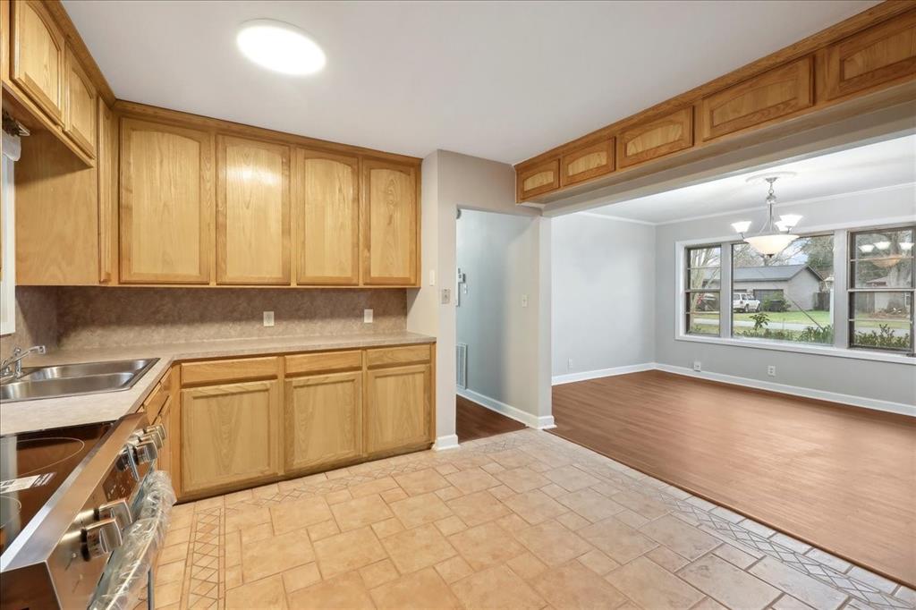623 S 8th Street, Nederland, Texas image 16