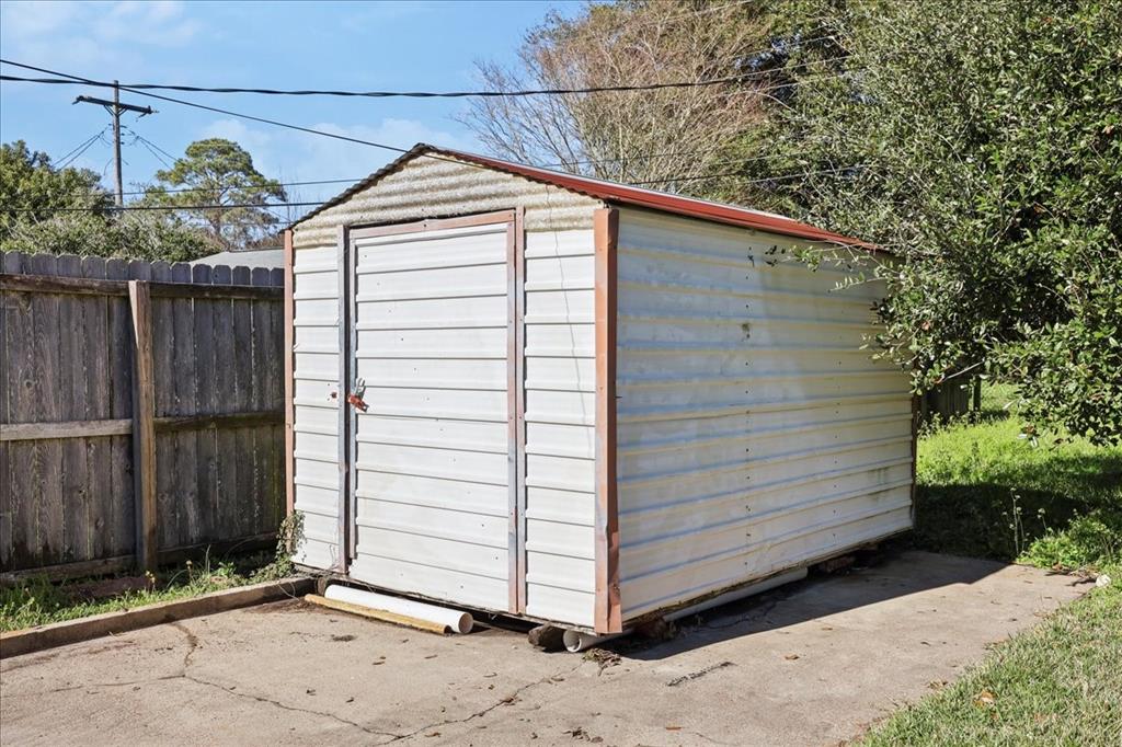 623 S 8th Street, Nederland, Texas image 30