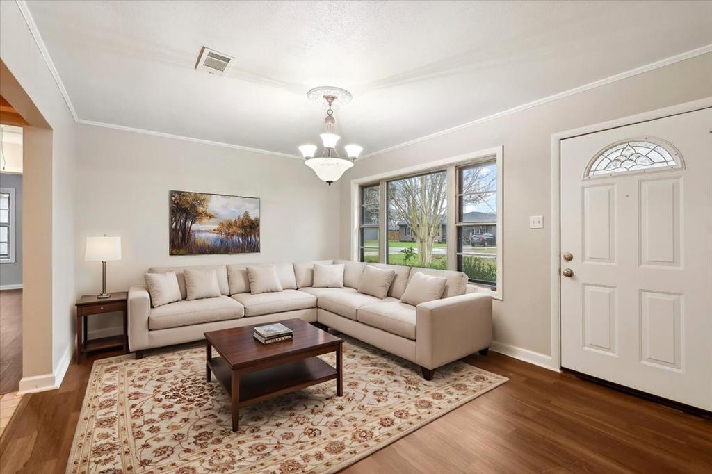 623 S 8th Street, Nederland, Texas image 4