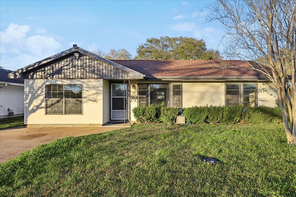 623 S 8th Street, Nederland, Texas image 34