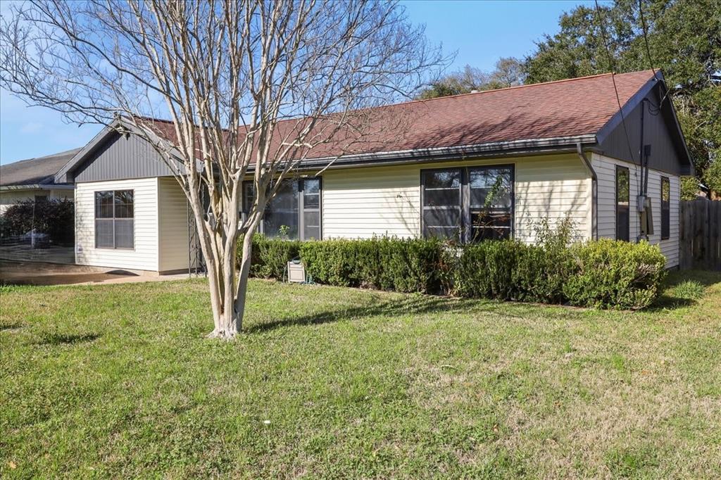 623 S 8th Street, Nederland, Texas image 3