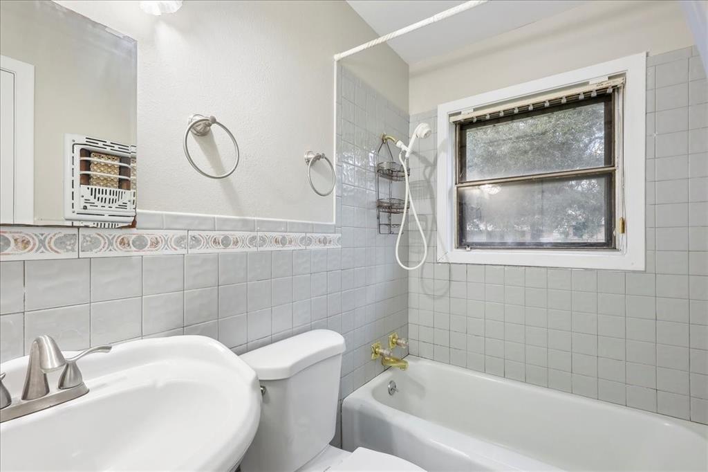 623 S 8th Street, Nederland, Texas image 26