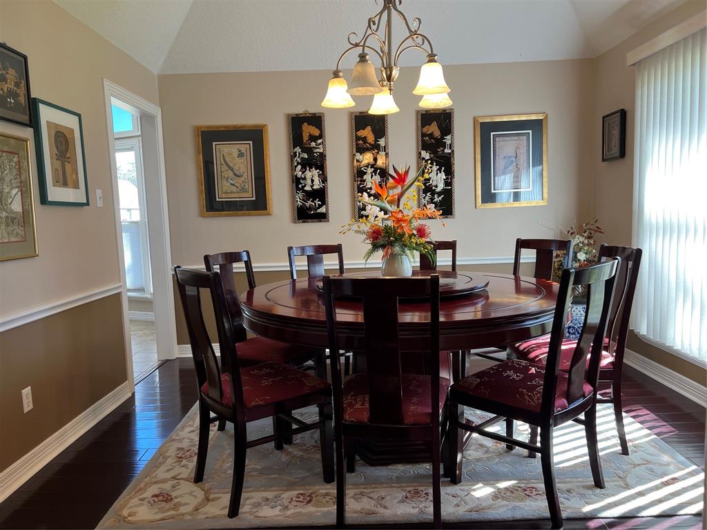 604 Enchanted Oaks Drive, Angleton, Texas image 10