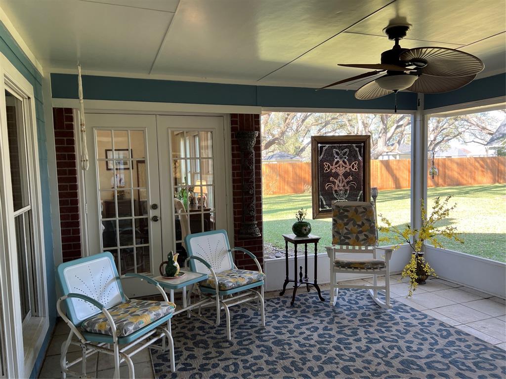 604 Enchanted Oaks Drive, Angleton, Texas image 18
