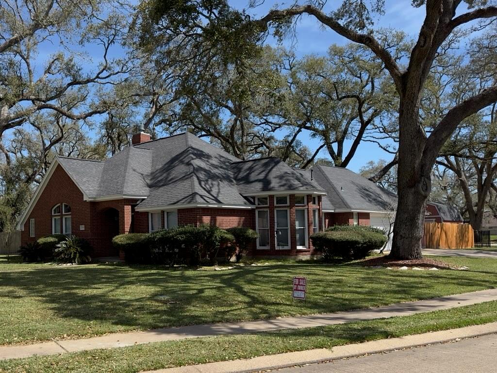 604 Enchanted Oaks Drive, Angleton, Texas image 7