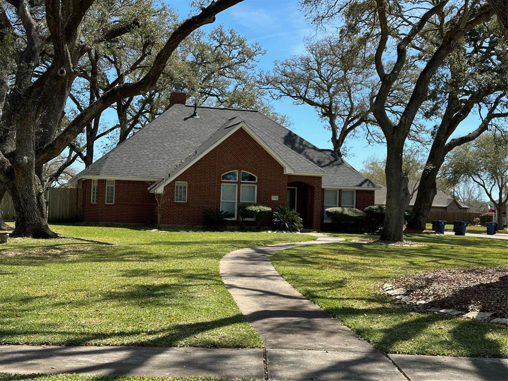 604 Enchanted Oaks Drive, Angleton, Texas image 5