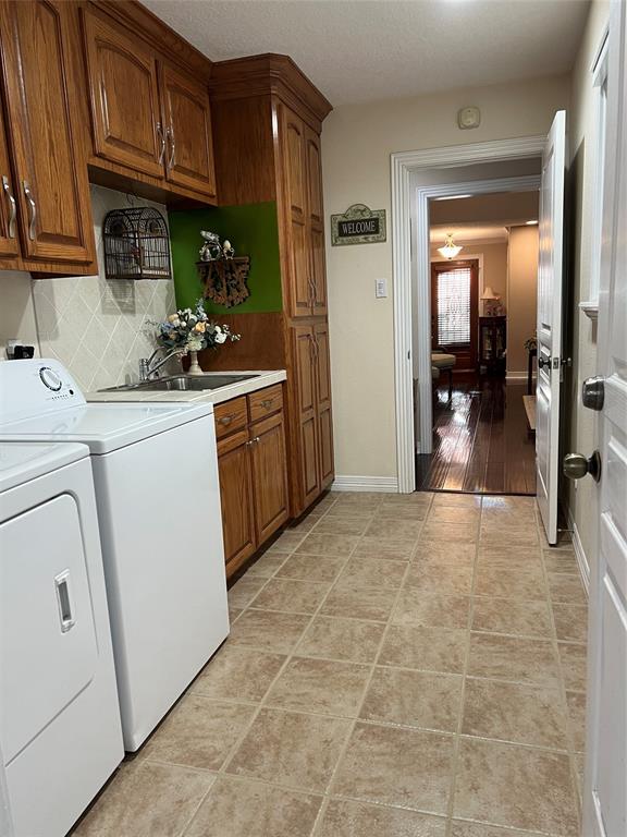 604 Enchanted Oaks Drive, Angleton, Texas image 14
