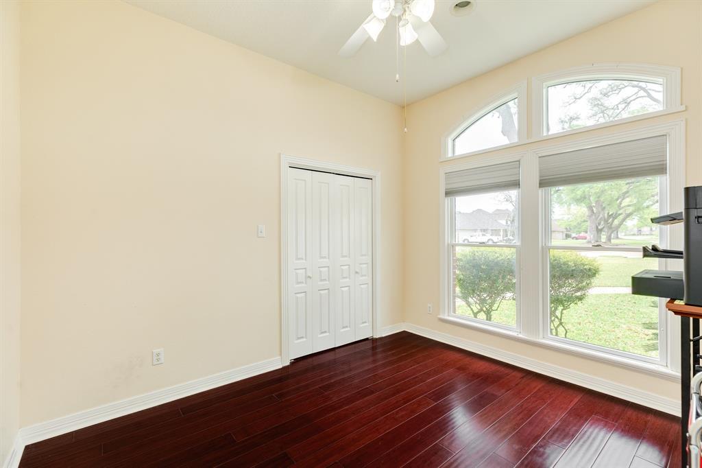 604 Enchanted Oaks Drive, Angleton, Texas image 20