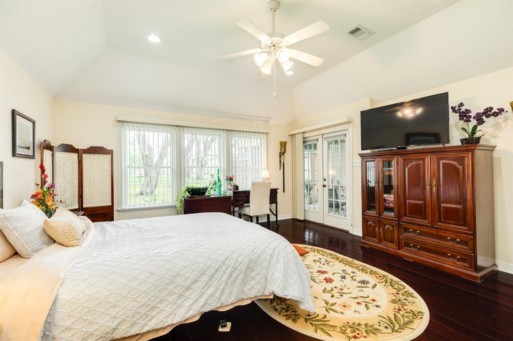 604 Enchanted Oaks Drive, Angleton, Texas image 15