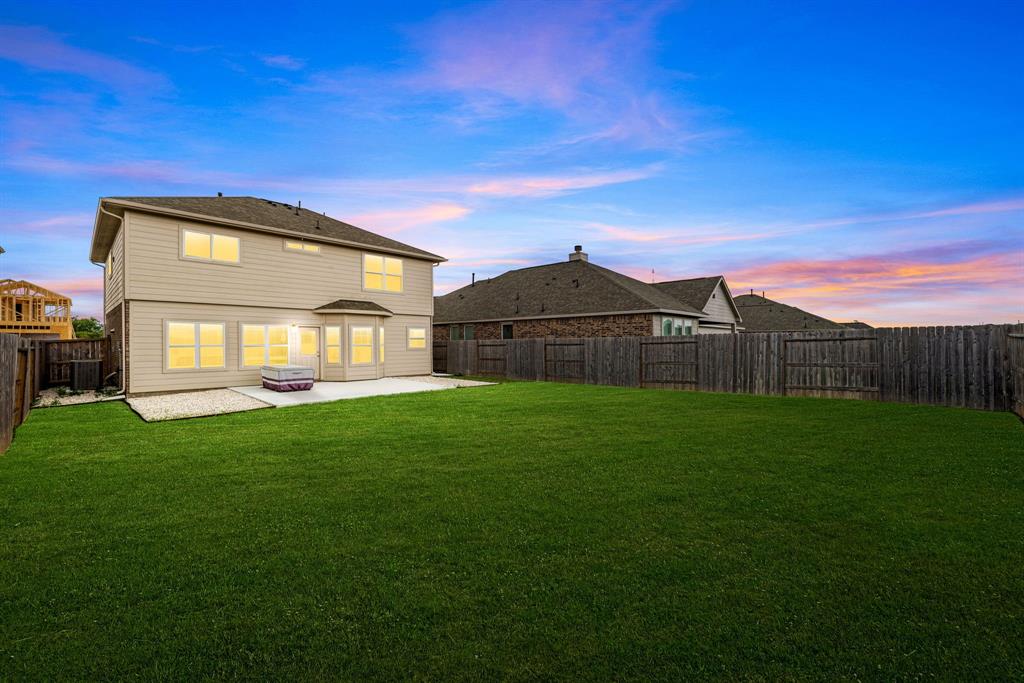 32946 Silver Meadow Way Way, Fulshear, Texas image 23