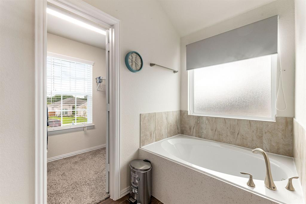32946 Silver Meadow Way Way, Fulshear, Texas image 17