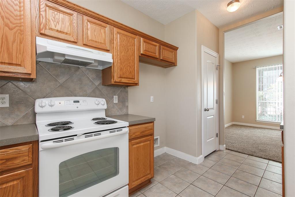 24006 Lestergate Drive, Spring, Texas image 10