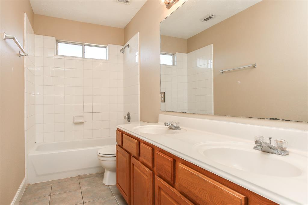 24006 Lestergate Drive, Spring, Texas image 22