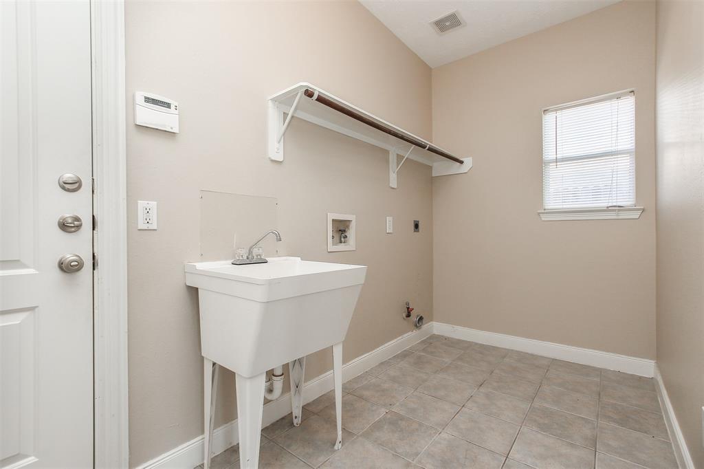 24006 Lestergate Drive, Spring, Texas image 12