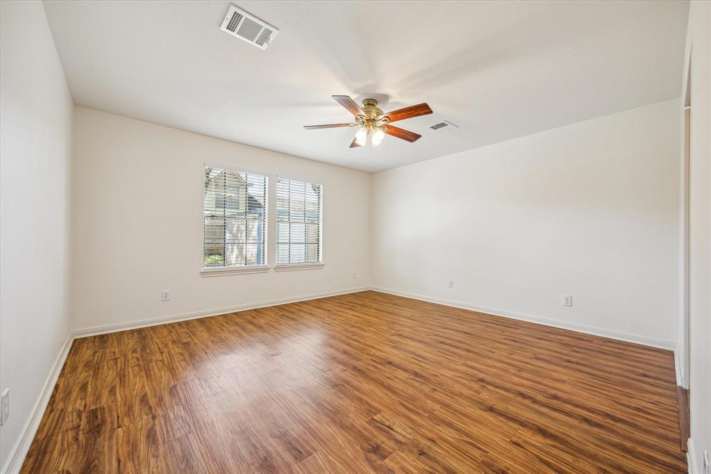 1217 Shadowlake Drive, Sealy, Texas image 9