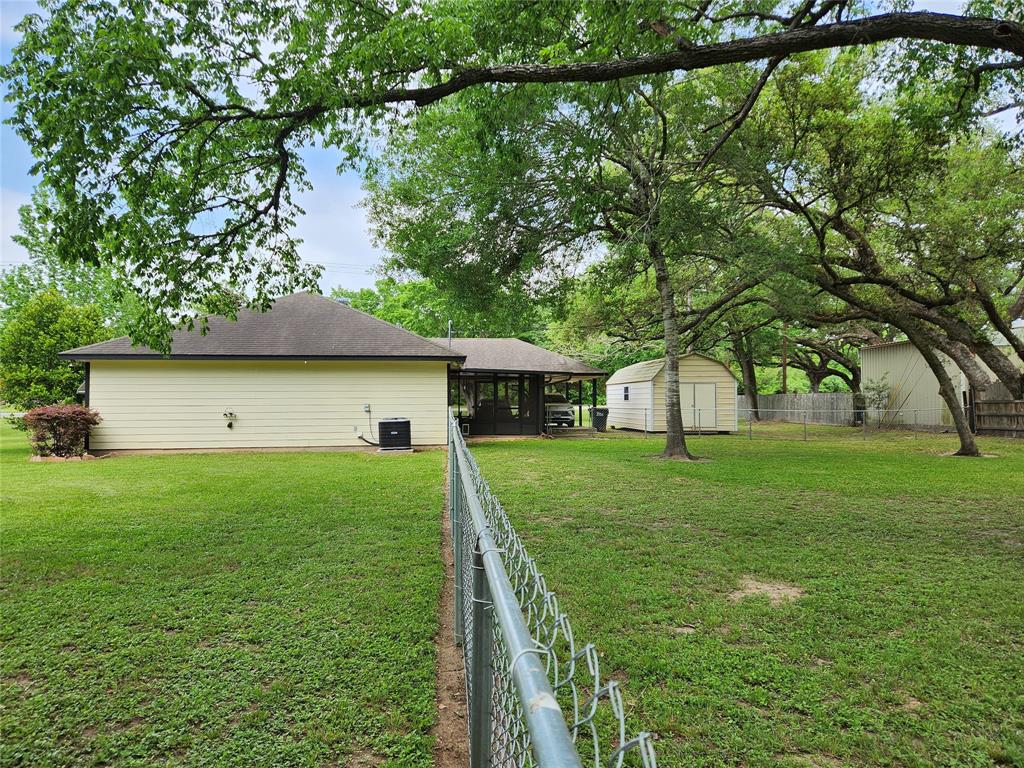 101 Becica Street, Columbus, Texas image 8