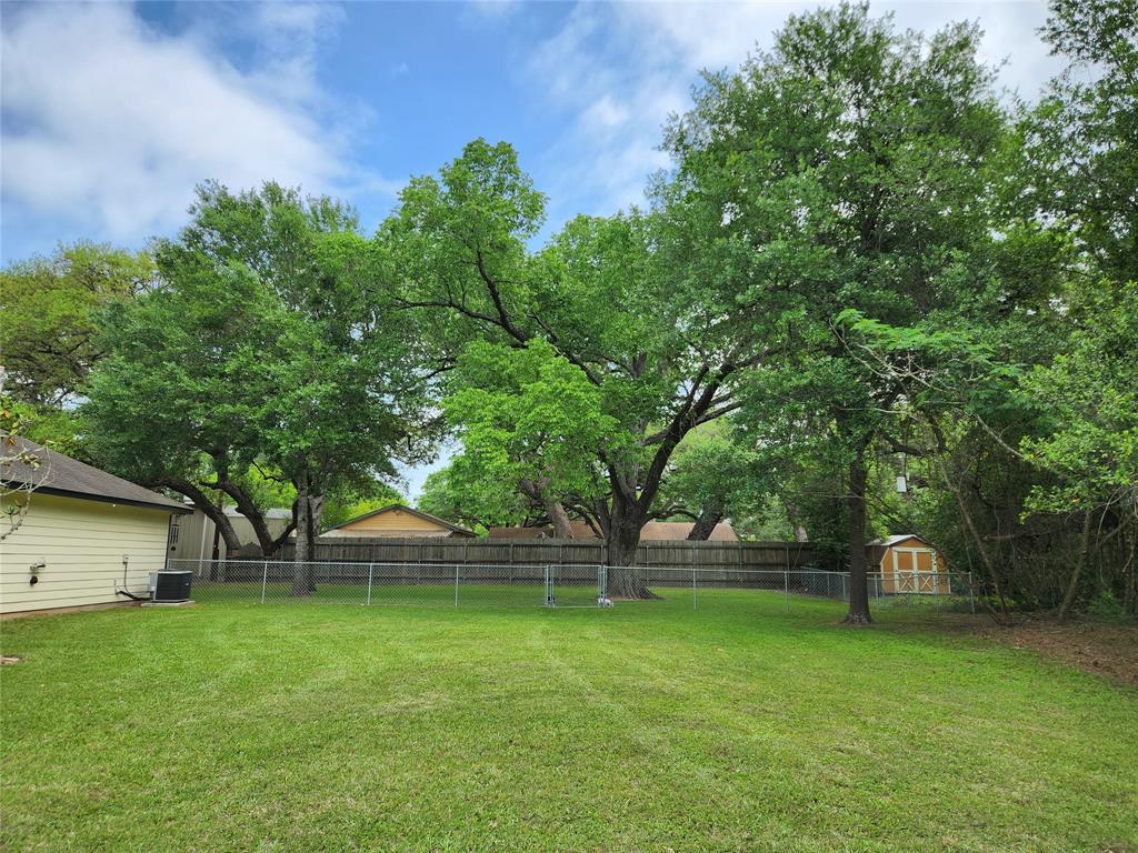 101 Becica Street, Columbus, Texas image 9