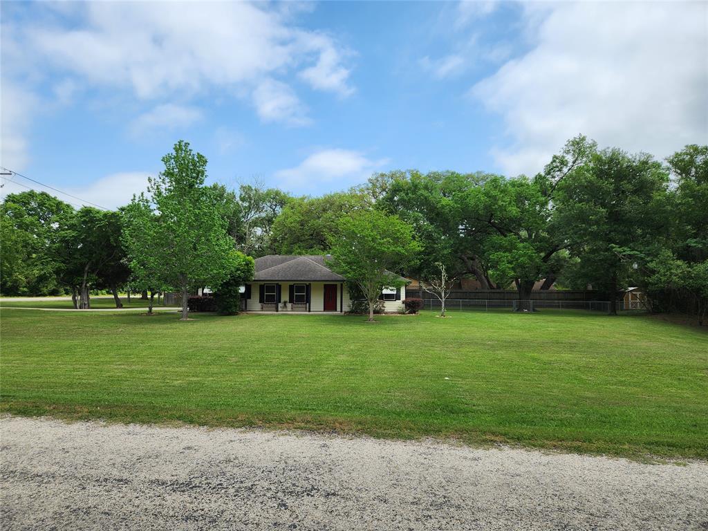 101 Becica Street, Columbus, Texas image 3