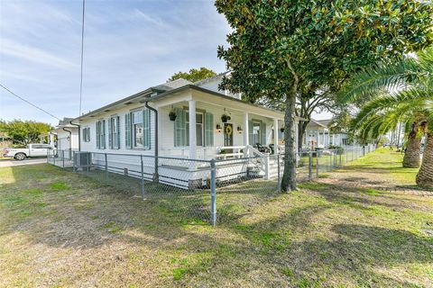 Single Family Residence in Galveston TX 2302 Mike Gaido Boulevard 45.jpg