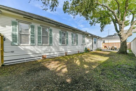 Single Family Residence in Galveston TX 2302 Mike Gaido Boulevard 39.jpg