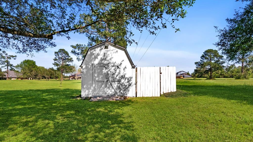 15502 Kitty Hawk Drive, Waller, Texas image 7