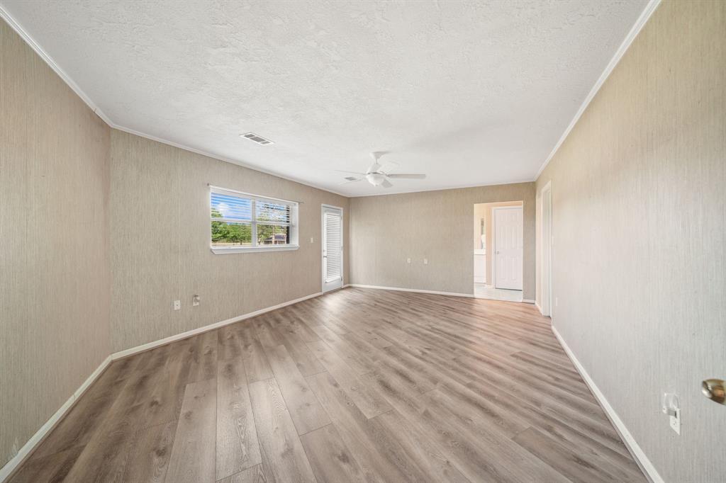 15502 Kitty Hawk Drive, Waller, Texas image 14