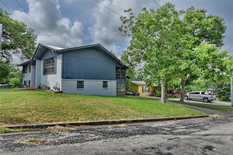 A home in La Grange