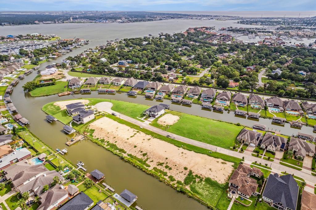 619 Appia Drive, Kemah, Texas image 4