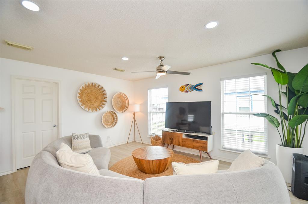 22810 Fresca Street, Galveston, Texas image 9