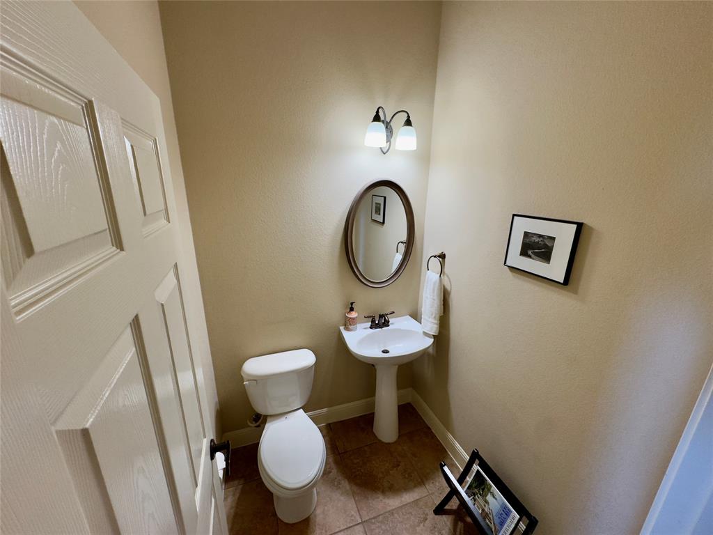 1130 Crownover Lane, Round Mountain, Texas image 21