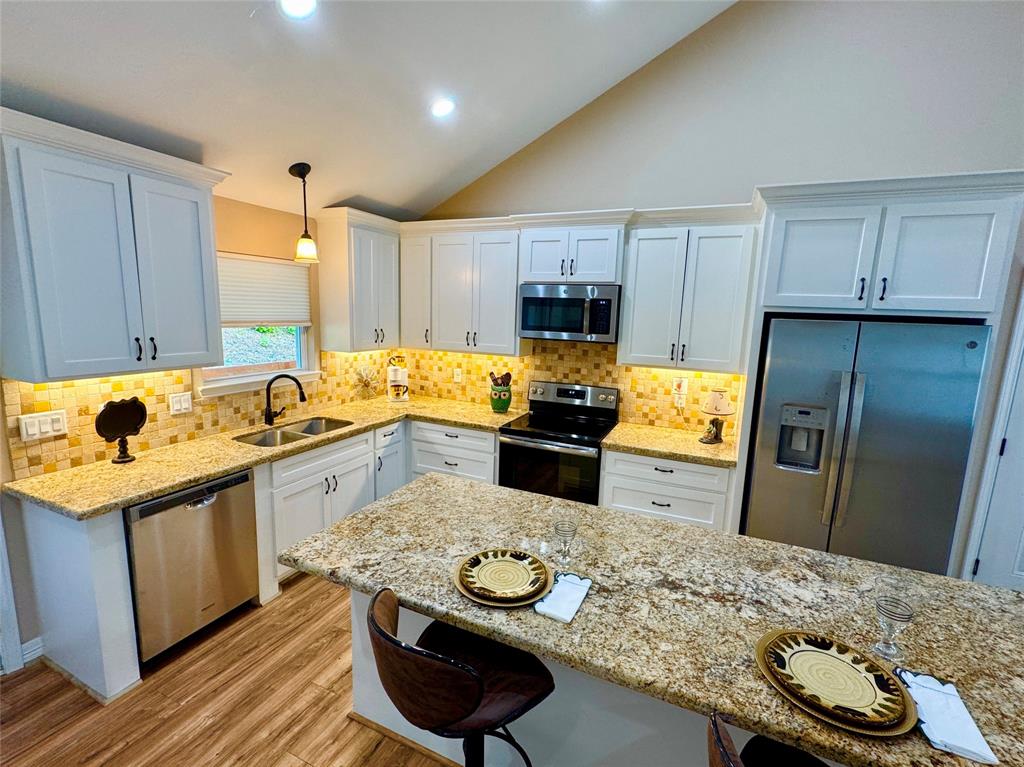 534 Oakdale Drive, Huntsville, Texas image 9