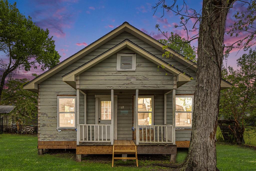 312 S Avenue F, Humble, Texas image 1
