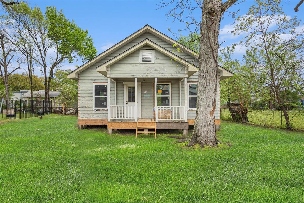 312 S Avenue F, Humble, Texas image 2
