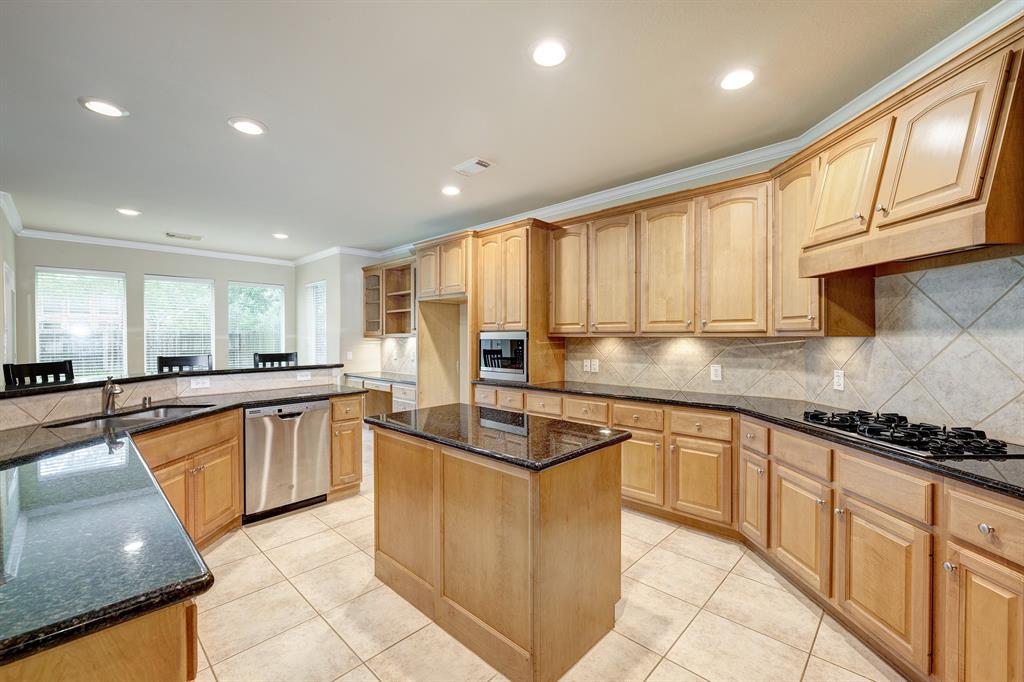 3004 Sugar Maple Court, Friendswood, Texas image 8
