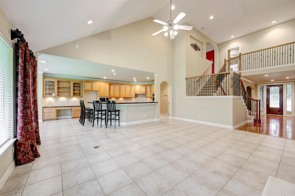 3004 Sugar Maple Court, Friendswood, Texas image 4