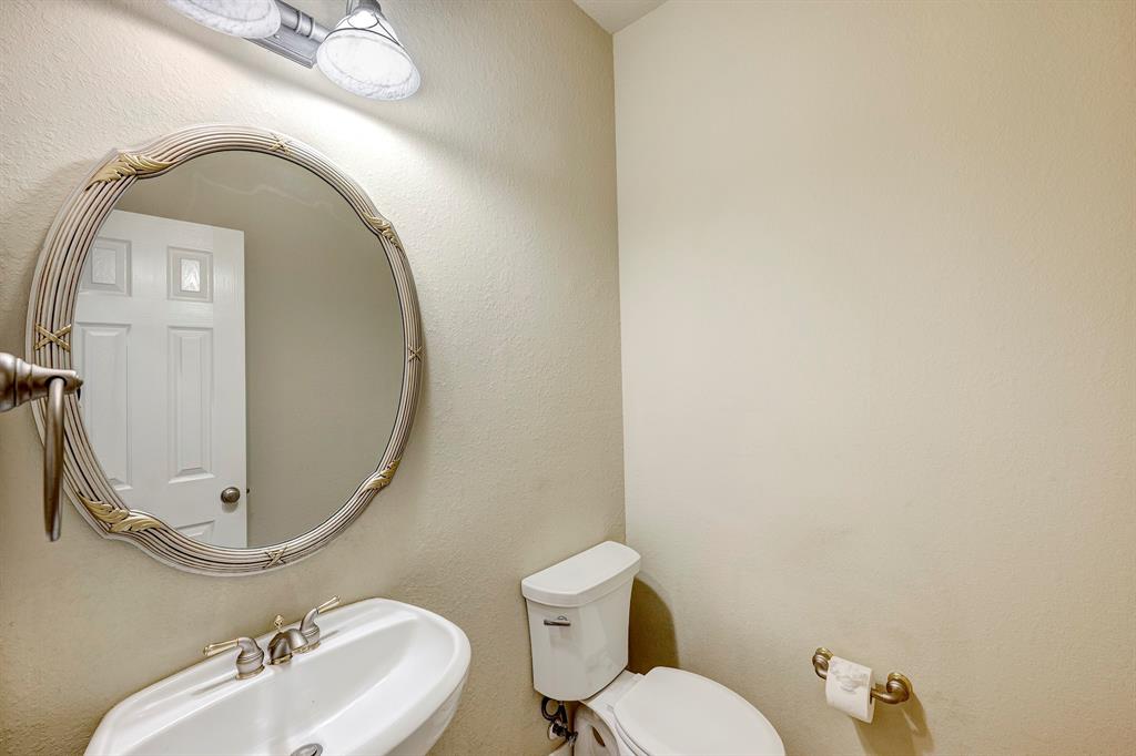 3004 Sugar Maple Court, Friendswood, Texas image 12