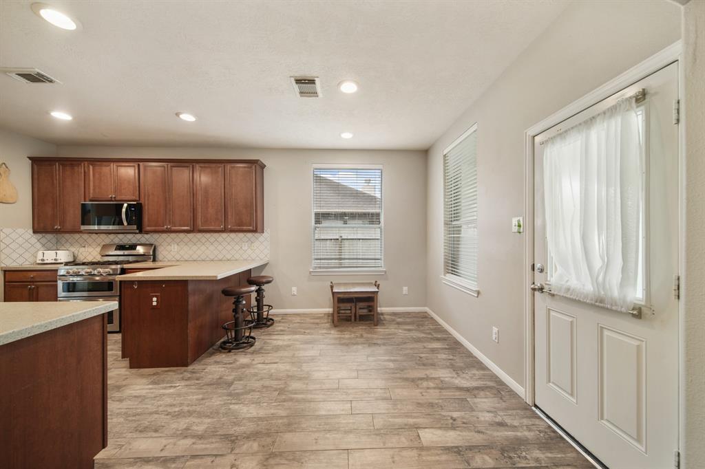 3710 Oak Bent Drive, Pearland, Texas image 10