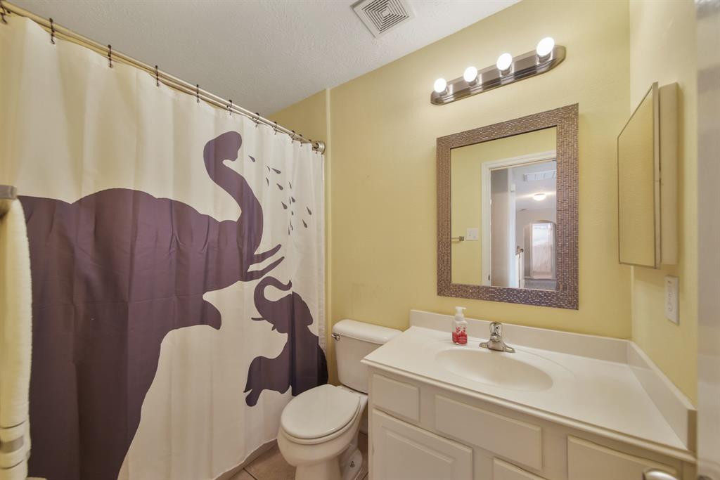 3710 Oak Bent Drive, Pearland, Texas image 27