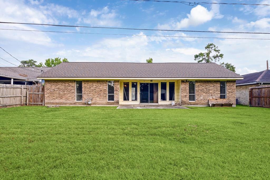 2718 Leichester Drive, Spring, Texas image 12